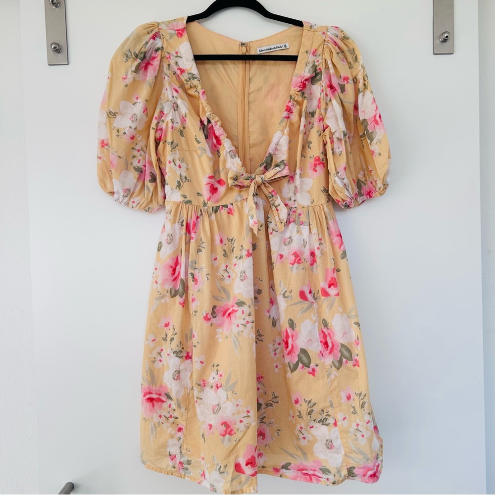 ABERCROMBIE & FITCH Peach + Pink Floral Dress